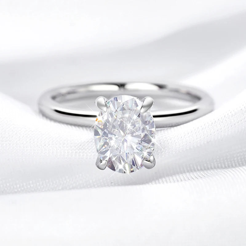 Shelley Oval Solitaire