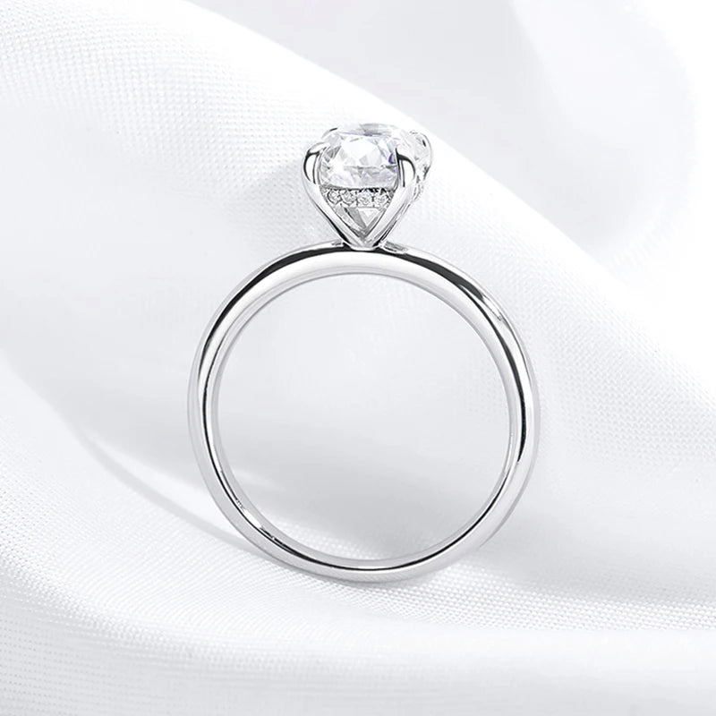 Shelley Oval Solitaire